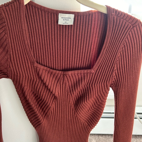 A&F Long Sleeve Square Neck Ribbed Bodysuit - Picture 3 of 5